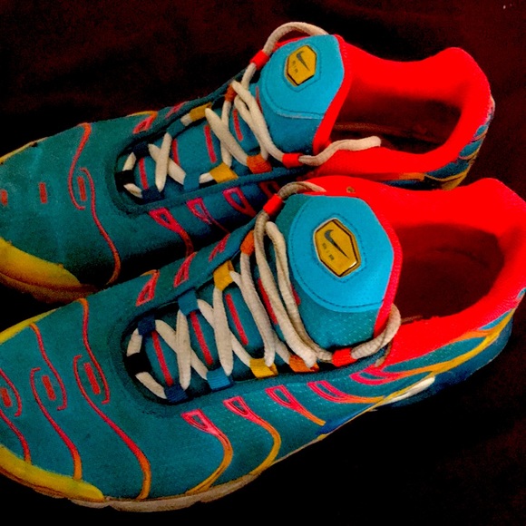 Size 6.5 - Picture 2 of 3